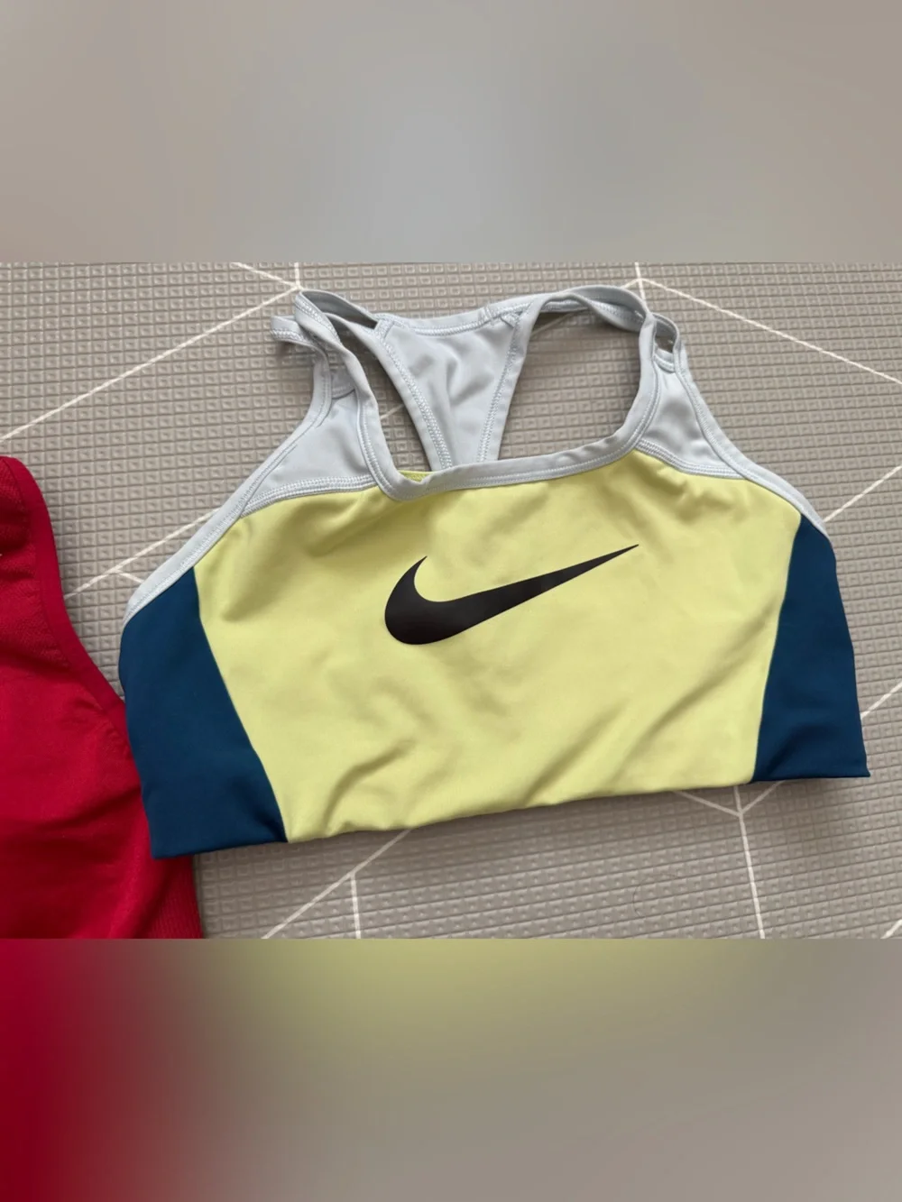 Nike|+ Free people Bundle lot of sports bras,Red,lime green & printed•••Medium